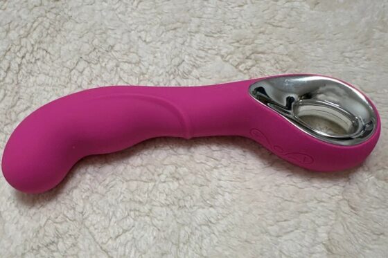 【実演オナニー】イッてもオナニー3分続行!アナル好きの変態お姉さんがバイブを押し当てイキ狂う……! [ぴゅあとろぼいす] | DLsite 同人 - R18